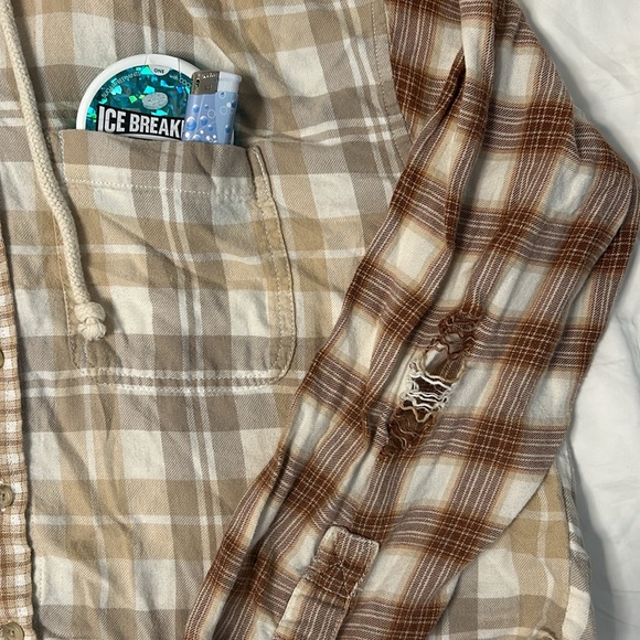 Plaid button up hoodie - Picture 3 of 8